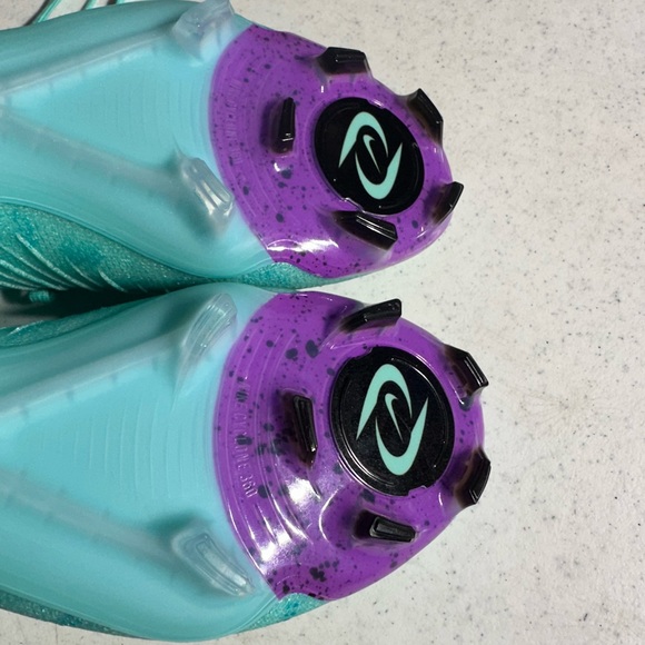 PHANTOM LUNA ELITE FG - size 3.5 Men’s / 5 Women’s - Picture 5 of 12